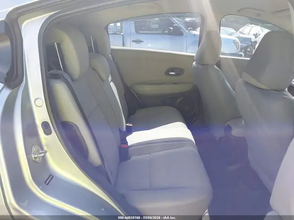 3CZRU5H35JG703141 2018 HONDA HR-V - Image 8