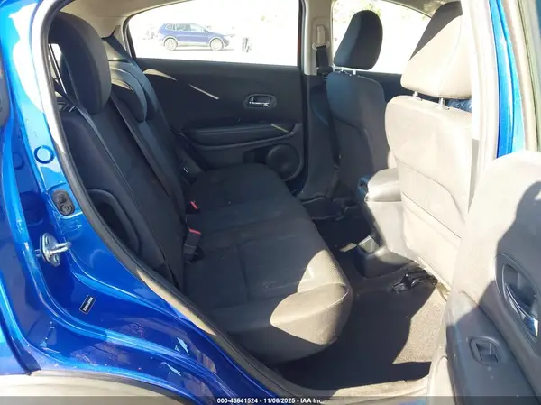 3CZRU5H35JM705098 2018 HONDA HR-V - Image 8