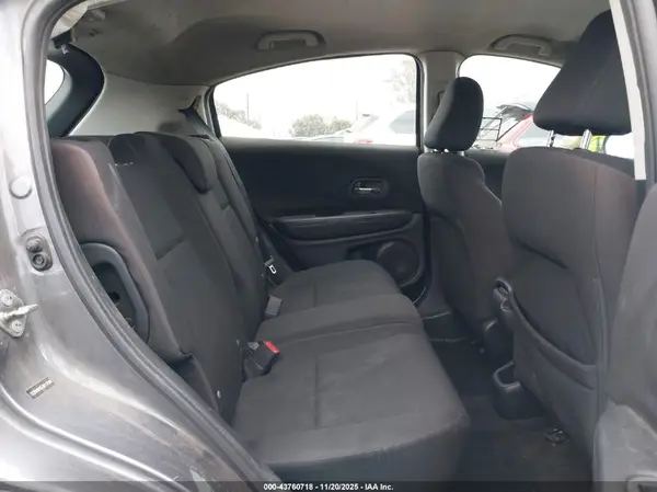 3CZRU5H35JM717526 2018 HONDA HR-V - Image 8