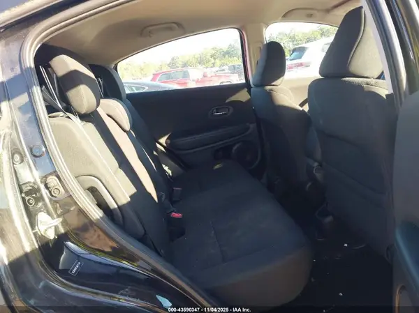3CZRU5H35JM721141 2018 HONDA HR-V - Image 8
