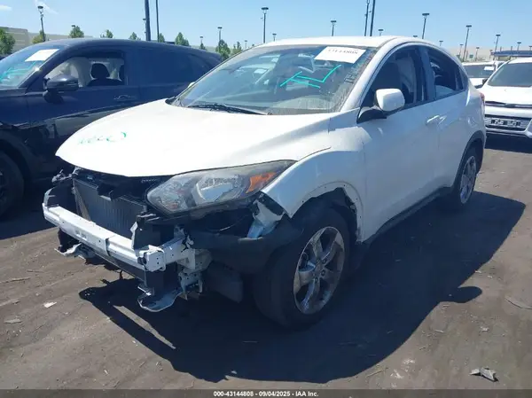 3CZRU5H35JM723827 2018 HONDA HR-V - Image 2