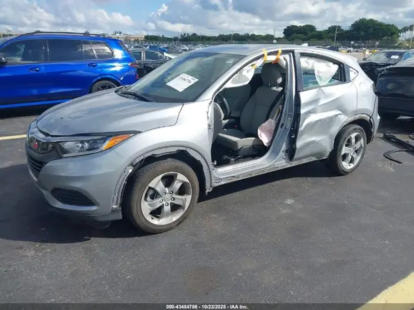 3CZRU5H35KG700743 2019 HONDA HR-V - Image 2