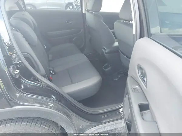 3CZRU5H35KG714187 2019 HONDA HR-V - Image 8