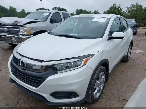 3CZRU5H35KM703031 2019 HONDA HR-V - Image 2