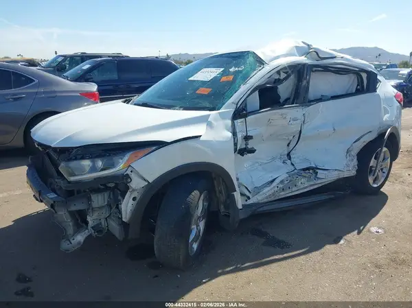 3CZRU5H35KM704096 2019 HONDA HR-V - Image 2
