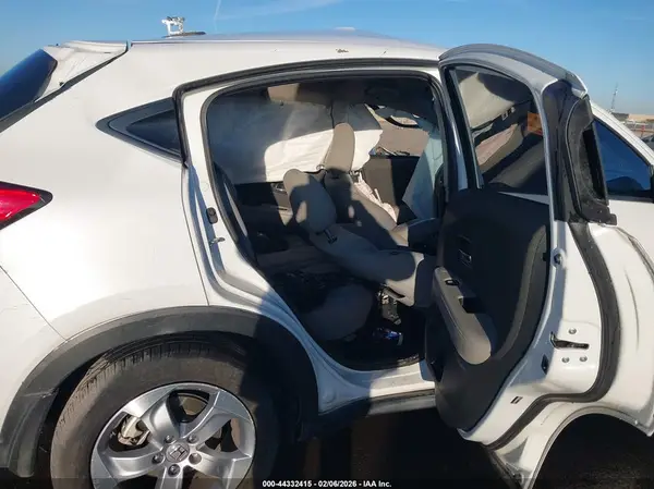3CZRU5H35KM704096 2019 HONDA HR-V - Image 8