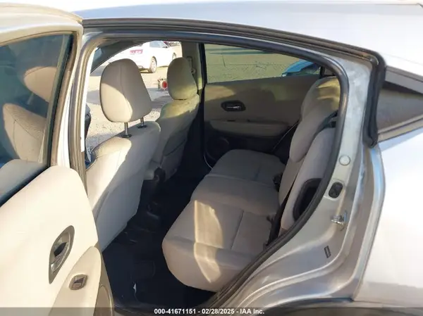 3CZRU5H36GM707936 2016 HONDA HR-V - Image 8