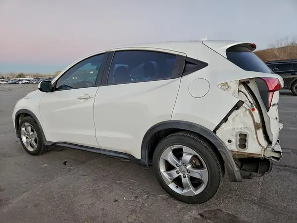 3CZRU5H36GM711825 2016 HONDA HR-V - Image 2