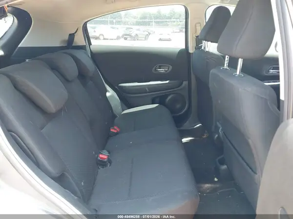 3CZRU5H36GM717592 2016 HONDA HR-V - Image 8