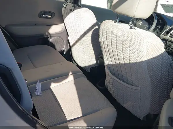 3CZRU5H36GM718614 2016 HONDA HR-V - Image 8