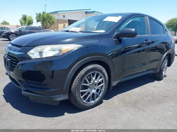 3CZRU5H36HG701117 2017 HONDA HR-V - Image 2