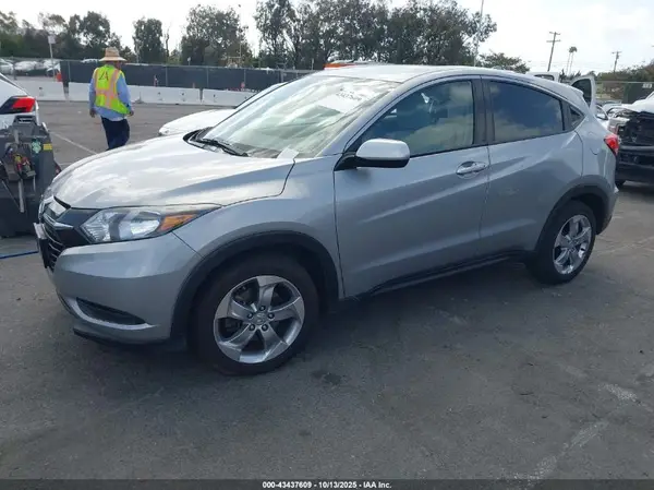 3CZRU5H36HG701523 2017 HONDA HR-V - Image 2