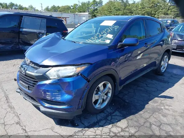 3CZRU5H36HG701795 2017 HONDA HR-V - Image 2