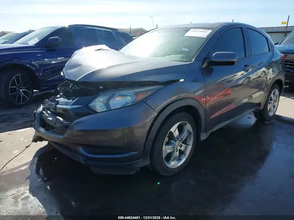 3CZRU5H36HG702073 2017 HONDA HR-V - Image 2