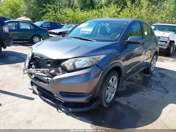 3CZRU5H36HG705118 2017 HONDA HR-V - Image 2