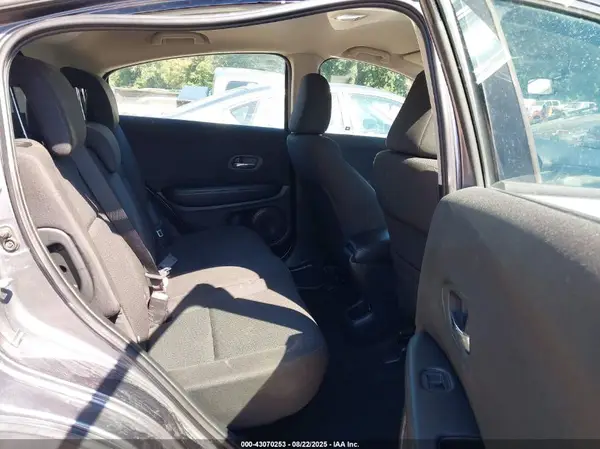 3CZRU5H36HG705118 2017 HONDA HR-V - Image 8