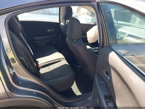 3CZRU5H36HM700423 2017 HONDA HR-V - Image 8