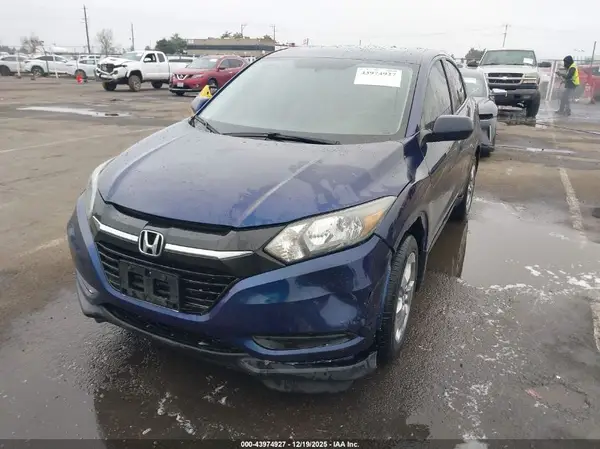 3CZRU5H36HM700566 2017 HONDA HR-V - Image 2