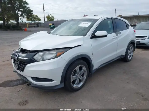 3CZRU5H36HM700700 2017 HONDA HR-V - Image 2