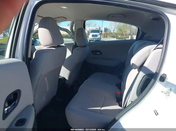 3CZRU5H36HM709333 2017 HONDA HR-V - Image 8
