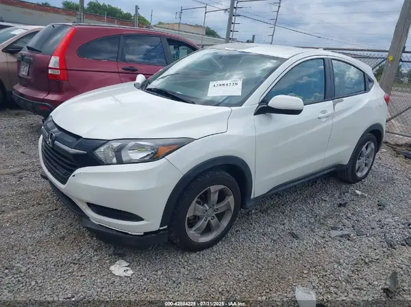3CZRU5H36HM726665 2017 HONDA HR-V - Image 2