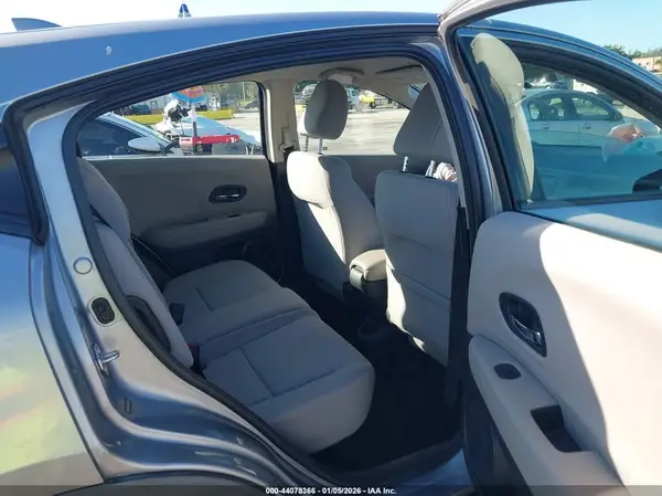 3CZRU5H36JG701432 2018 HONDA HR-V - Image 8