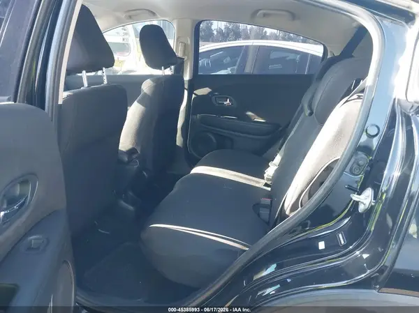 3CZRU5H36JG702063 2018 HONDA HR-V - Image 8