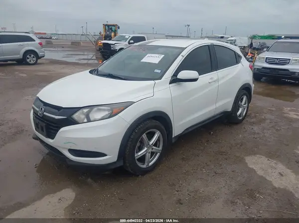 3CZRU5H36JM700704 2018 HONDA HR-V - Image 2