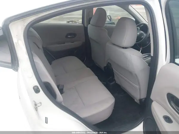 3CZRU5H36JM700704 2018 HONDA HR-V - Image 8