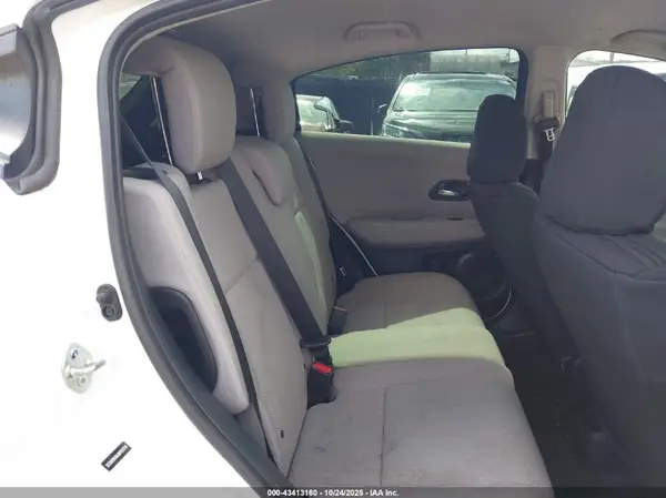 3CZRU5H36JM702310 2018 HONDA HR-V - Image 8