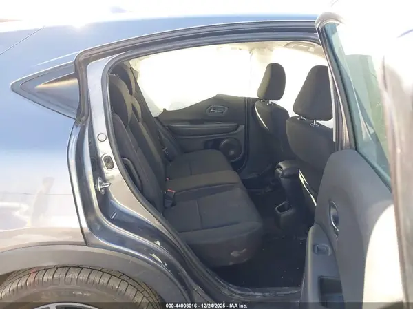 3CZRU5H36JM716188 2018 HONDA HR-V - Image 8