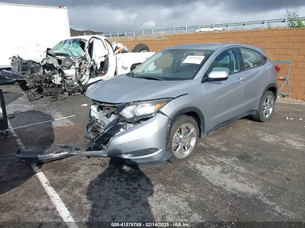 3CZRU5H36JM716854 2018 HONDA HR-V - Image 2