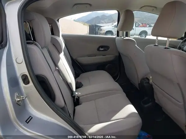3CZRU5H36JM716854 2018 HONDA HR-V - Image 8