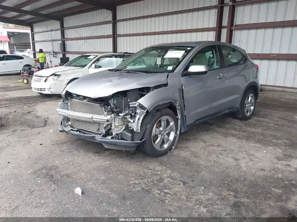 3CZRU5H36JM717423 2018 HONDA HR-V - Image 2