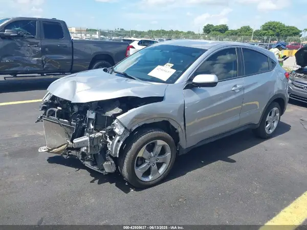 3CZRU5H36JM719107 2018 HONDA HR-V - Image 2