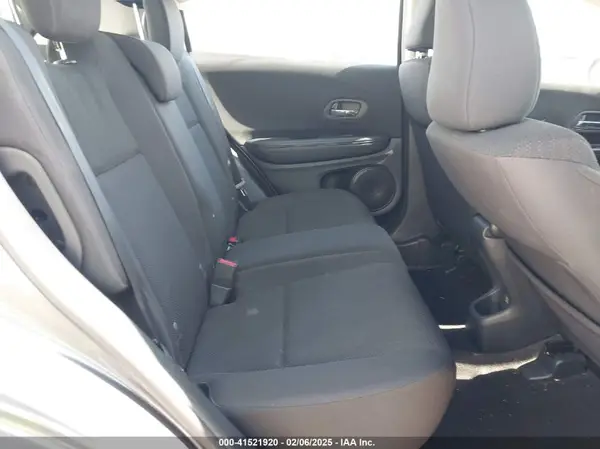 3CZRU5H36JM719592 2018 HONDA HR-V - Image 8