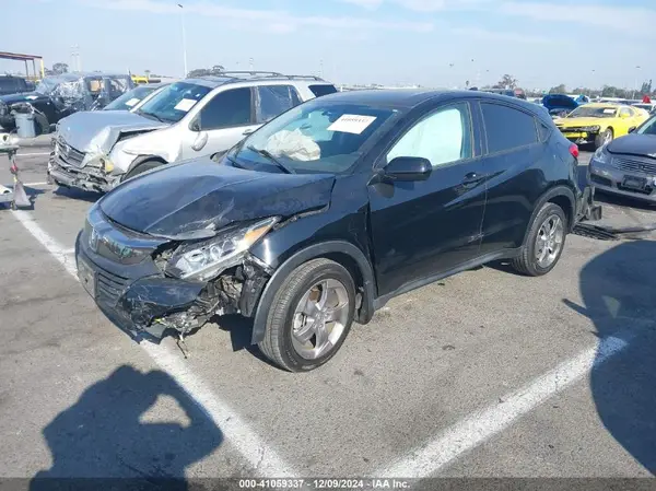 3CZRU5H36KG708396 2019 HONDA HR-V - Image 2