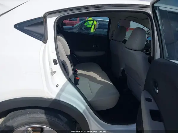 3CZRU5H36KM704589 2019 HONDA HR-V - Image 8