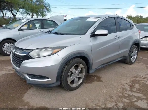 3CZRU5H37GM735454 2016 HONDA HR-V - Image 2