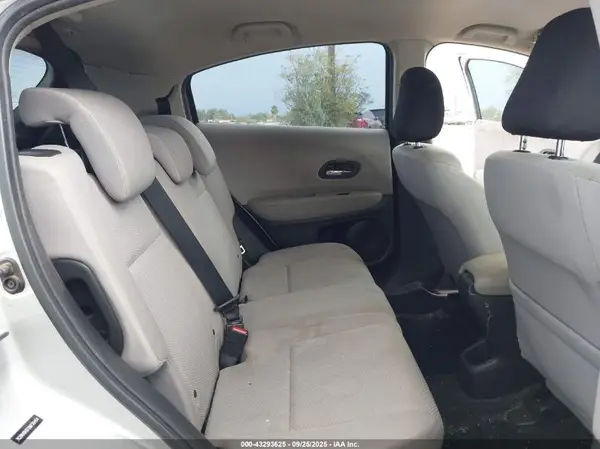 3CZRU5H37GM735454 2016 HONDA HR-V - Image 8