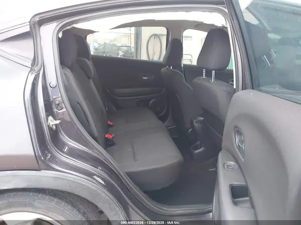 3CZRU5H37GM752657 2016 HONDA HR-V - Image 8
