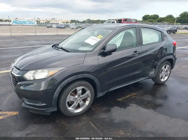 3CZRU5H37HG703751 2017 HONDA HR-V - Image 2