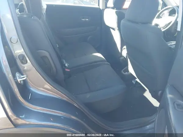 3CZRU5H37HG705077 2017 HONDA HR-V - Image 8