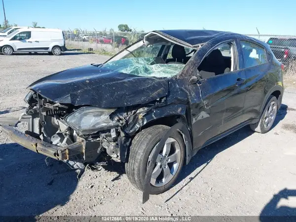 3CZRU5H37HM102664 2017 HONDA HR-V - Image 2