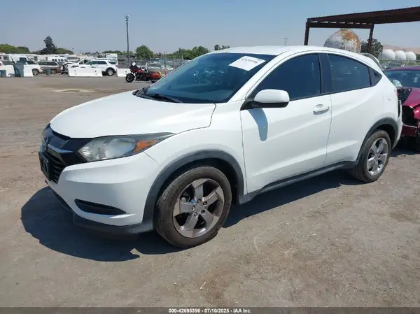 3CZRU5H37HM702908 2017 HONDA HR-V - Image 2