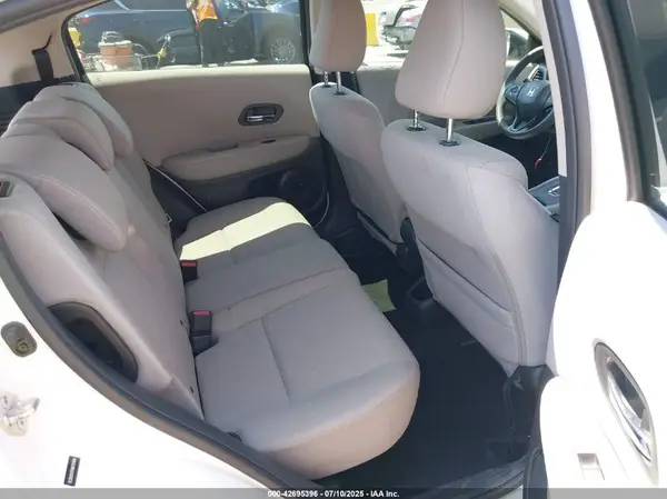 3CZRU5H37HM702908 2017 HONDA HR-V - Image 8