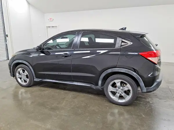 3CZRU5H37HM704125 2017 HONDA HR-V - Image 2