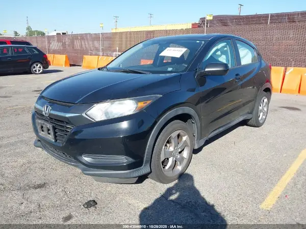 3CZRU5H37HM713813 2017 HONDA HR-V - Image 2