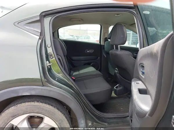 3CZRU5H37HM715786 2017 HONDA HR-V - Image 8