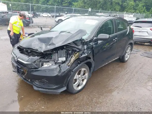 3CZRU5H37HM725413 2017 HONDA HR-V - Image 2